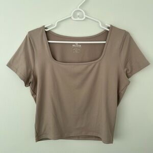 Hollister Women's Beige Crop Top
